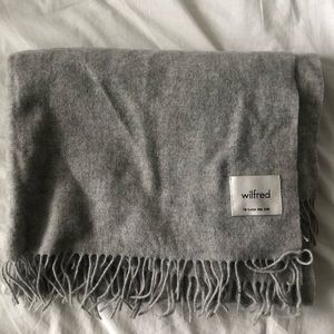 ARITZIA Wilfred Classic Wool Scarf (Light Grey)